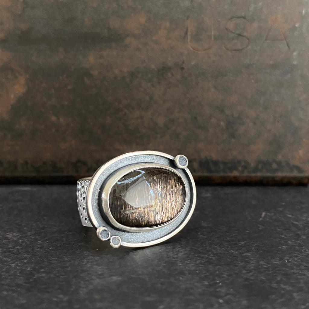 Cladonia Orbit Ring with Lattice Black Moonstone