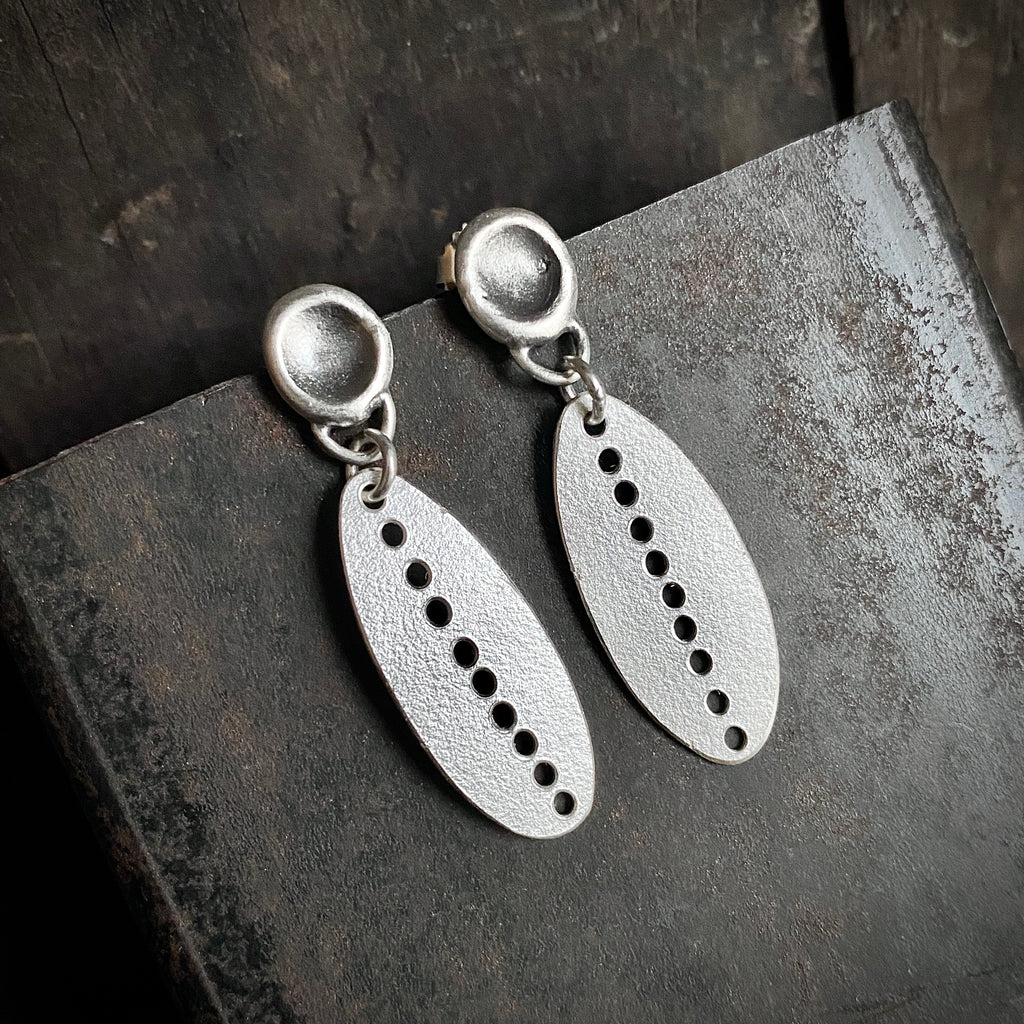 Foramina Oval and Dot Earrings III