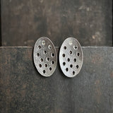 Foramina Oval Studs