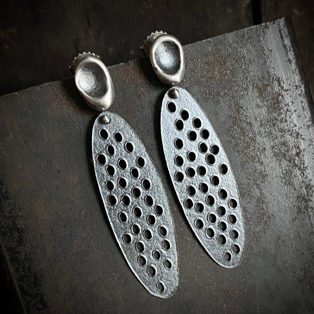 Foramina Oval and Dot Earrings II